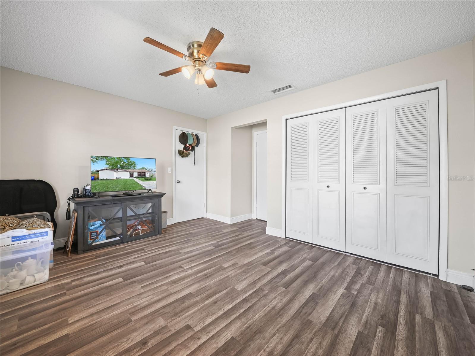 SUN N LAKE - Residential