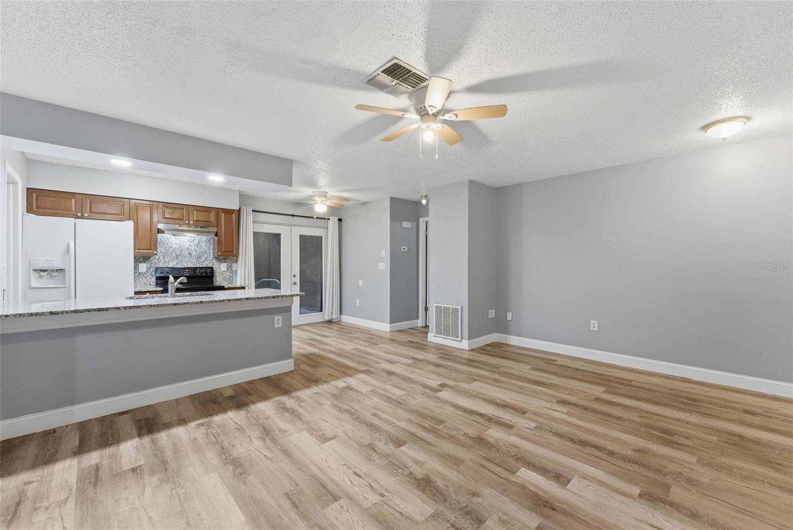 SPRING HILL - Residential