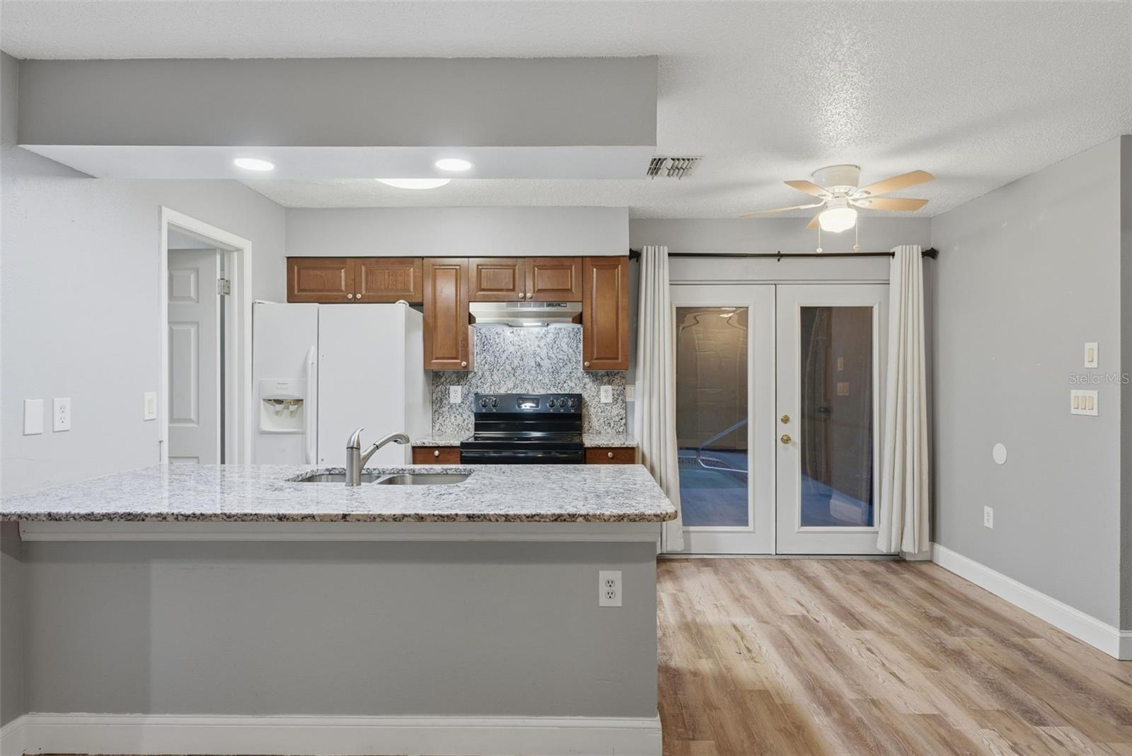 SPRING HILL - Residential