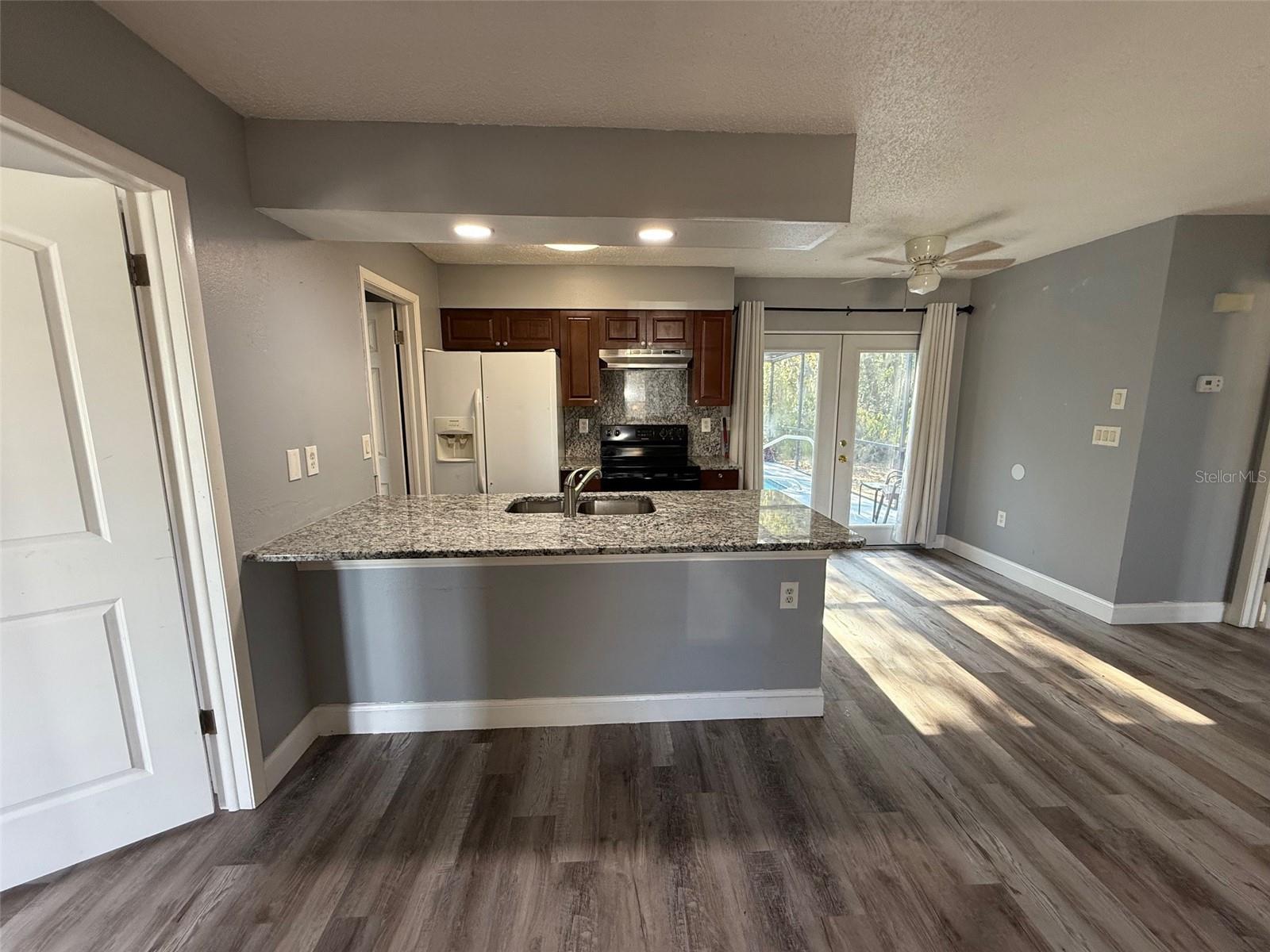 SPRING HILL - Residential