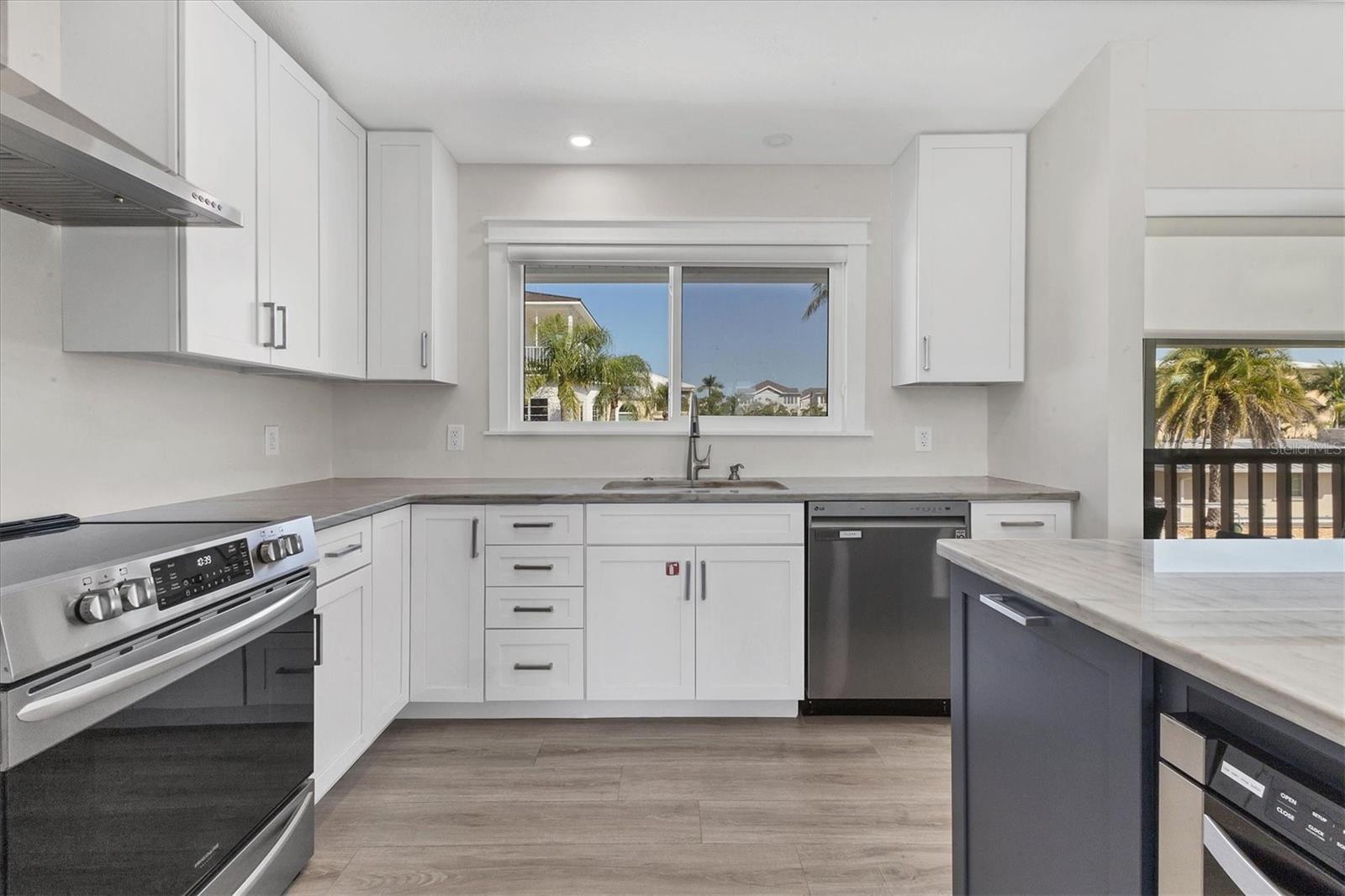 LONGBOAT KEY - Residential