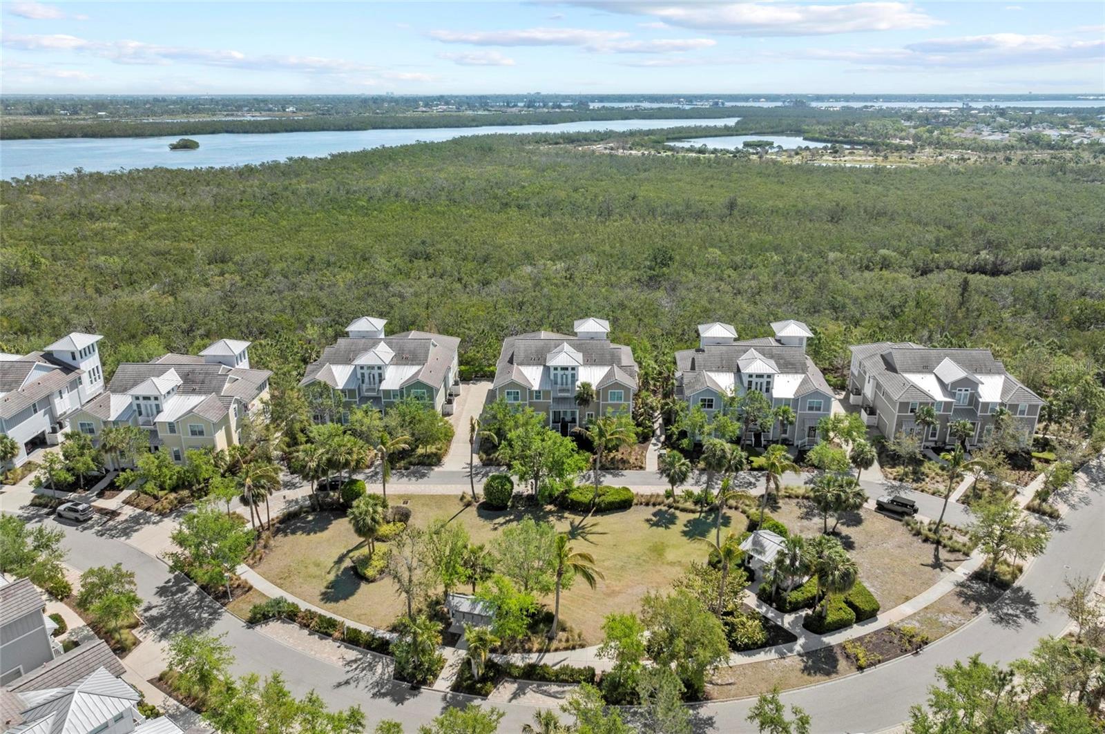 275 SAPPHIRE LAKE DRIVE 101