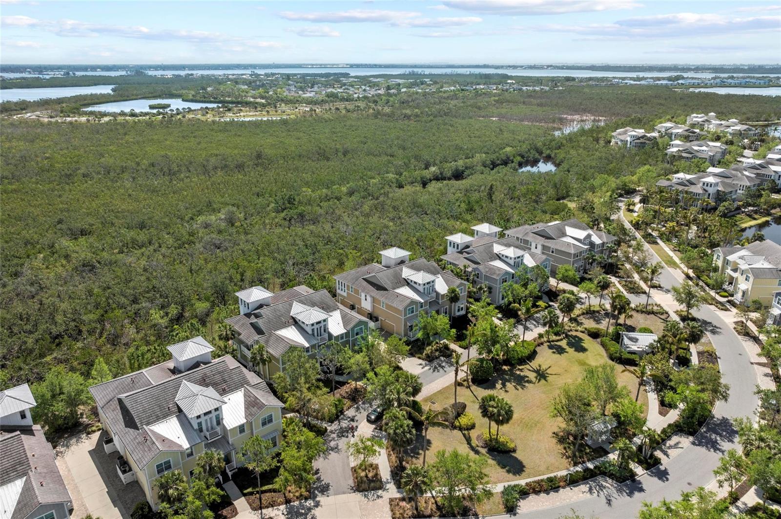 MANGROVE WALK ON HARBOUR ISLE PH 28 - Residential