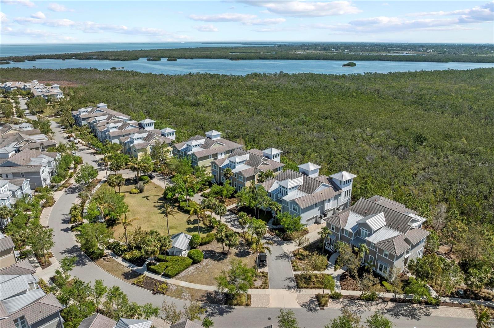 MANGROVE WALK ON HARBOUR ISLE PH 28 - Residential