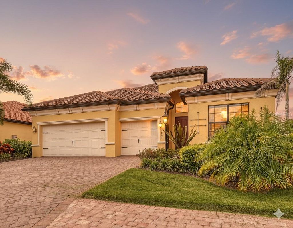 Photo of 7007 Whittlebury Trail, Lakewood Ranch, FL 34202 (MLS # A4665928)