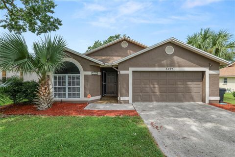 A home in LAKELAND