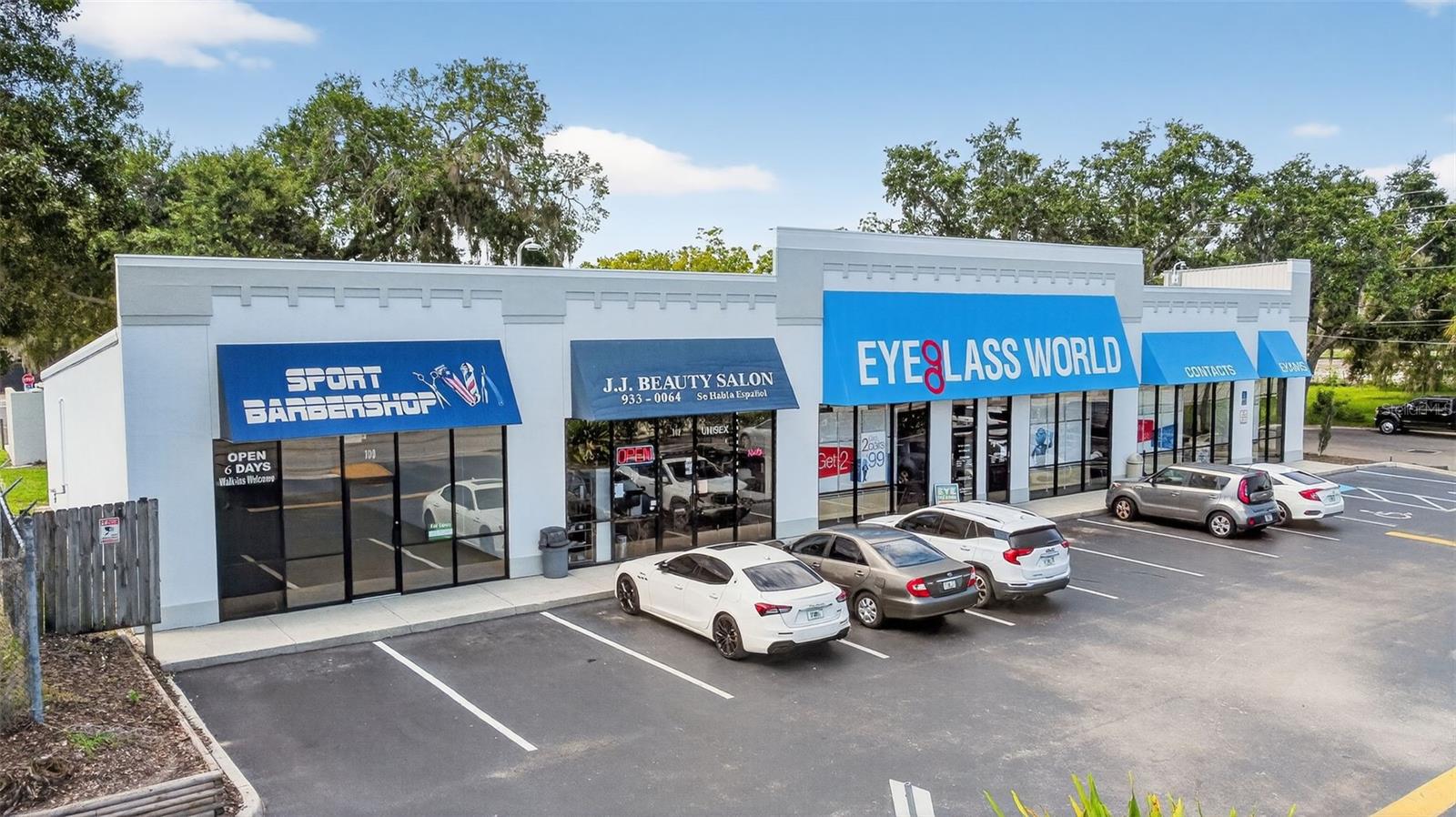 Retail suite (1,000 sq ft.) with EXCELLENT VISIBILITY at the gateway to Kissimmee's downtown and Medical Arts District. Busy intersection with approximately 85,000 cars passing thru it daily. Ample parking and easy access. Large monument sign directly at the corner of Vine (192) and Main Street (441/17-92). Stable co-tenants have thrived in this location since 1996. Located a few blocks from HCA - Osceola hospital (404 acute care beds and the county's only trauma center and 3/4 mile to Advent Health Kissimmee hospital (164 acute care beds) Ideal for franchise food takeout, insurance or income tax office, barbershop etc. Osceola County consistently ranks as one of the TOP 10 fastest growing counties in the nation. We are unable to accommodate the following uses: churches, schools, daycare, or smoke shops.
Please state the type of business that you are looking to open in your inquiry.