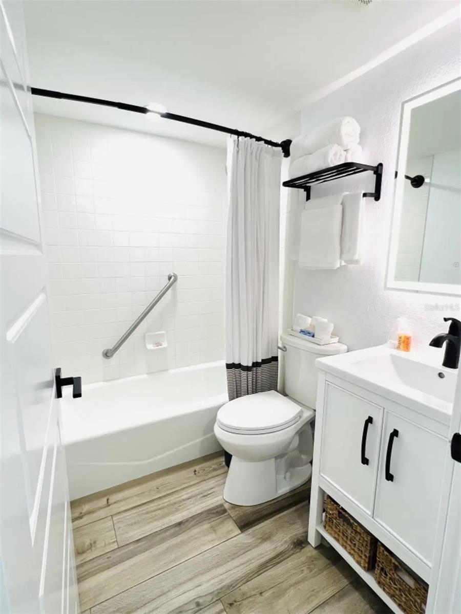 ISLAND RESORT AT MARINERS CLUB BAHIA BEACH - Residential