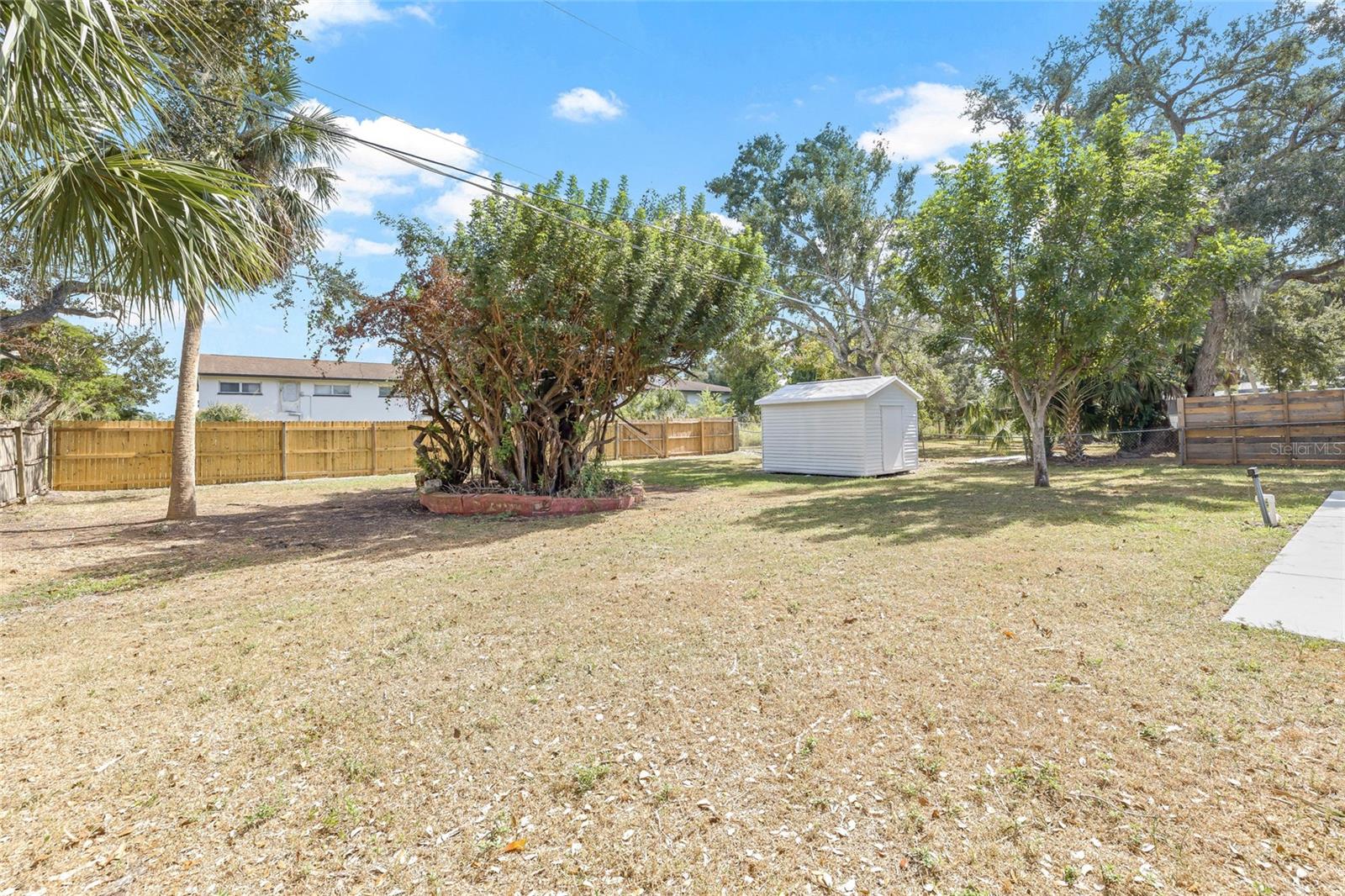 WEST BEARDED OAKS - Residential