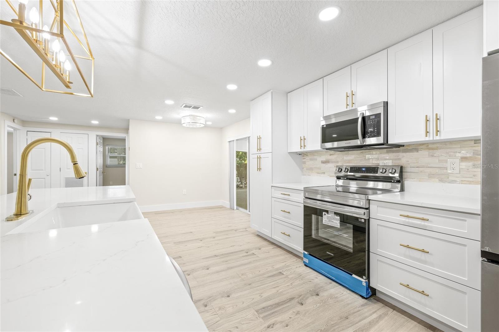 WEST BEARDED OAKS - Residential