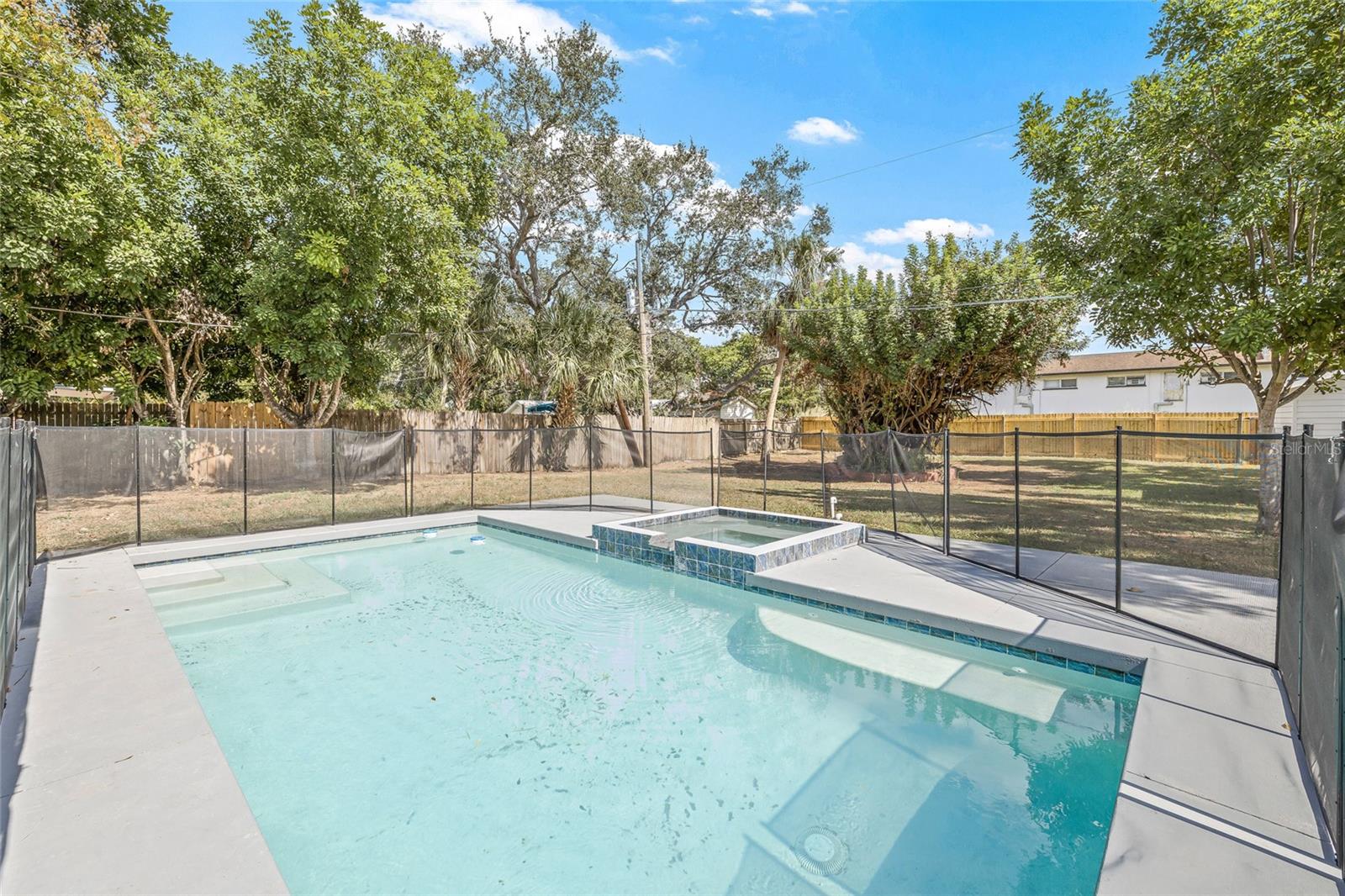 Casas a venda 1 - Jen Dantas 70 HORTON CIRCLE