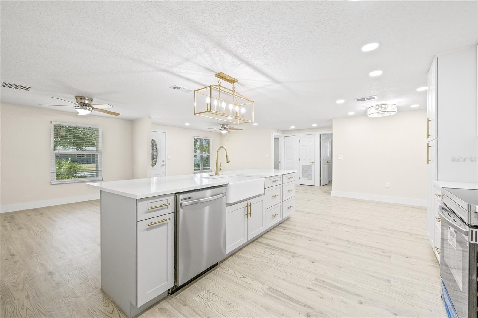 WEST BEARDED OAKS - Residential