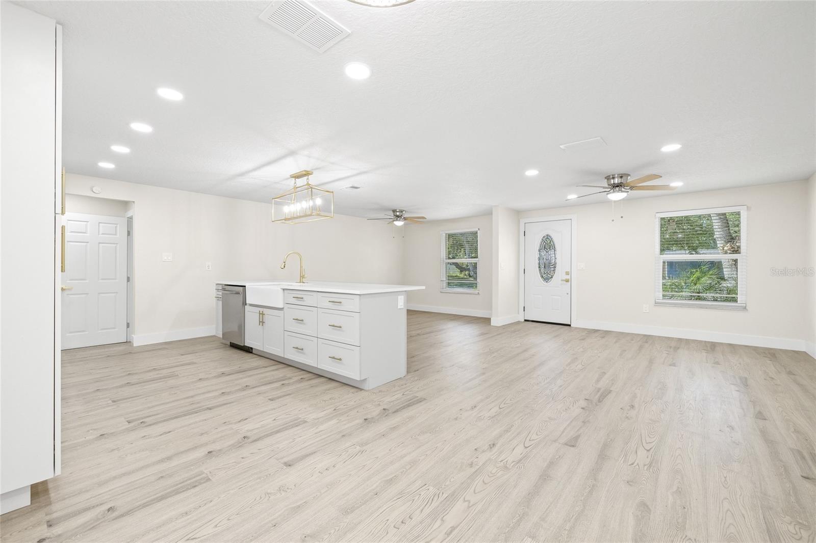 WEST BEARDED OAKS - Residential