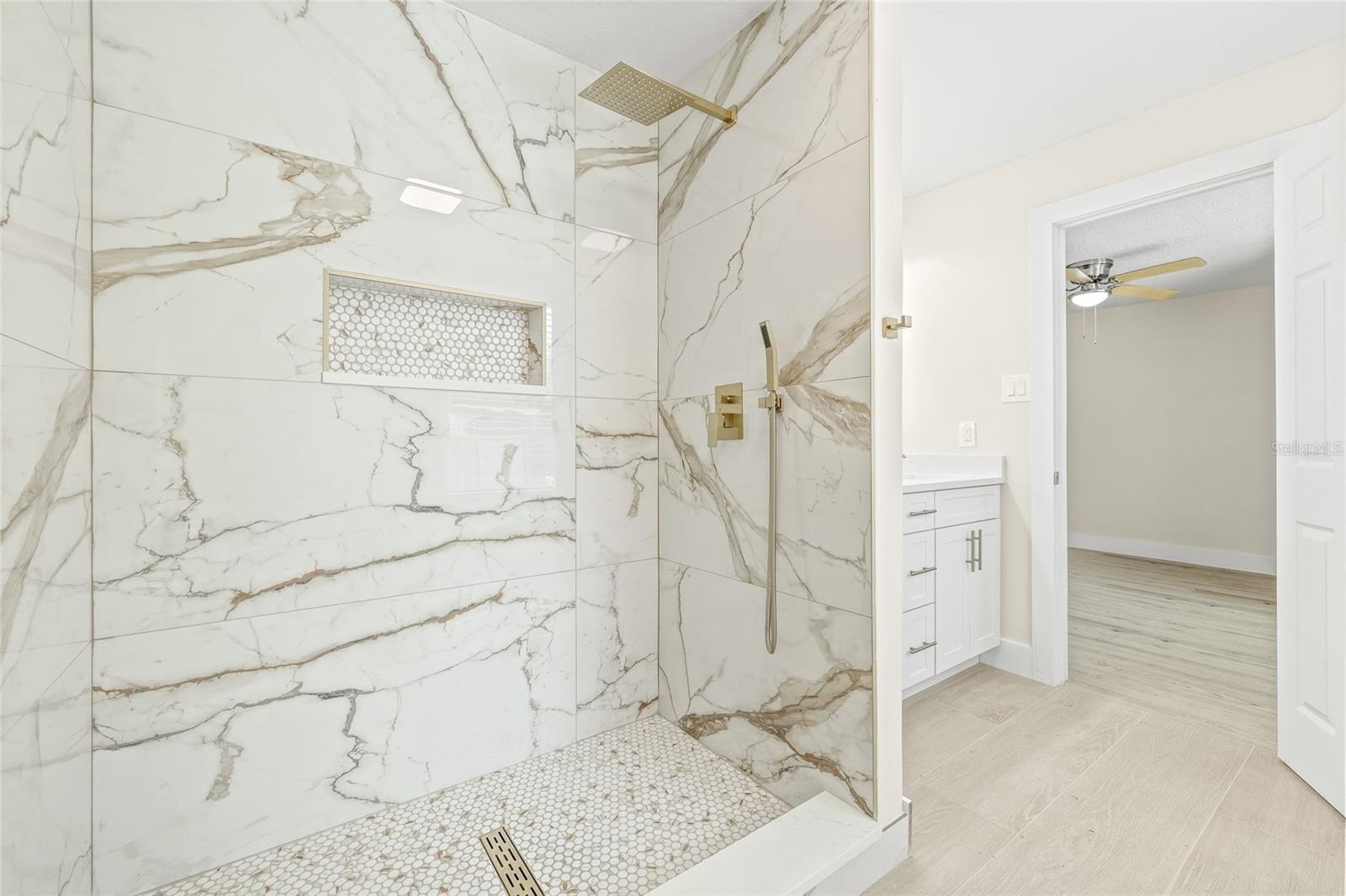 WEST BEARDED OAKS - Residential