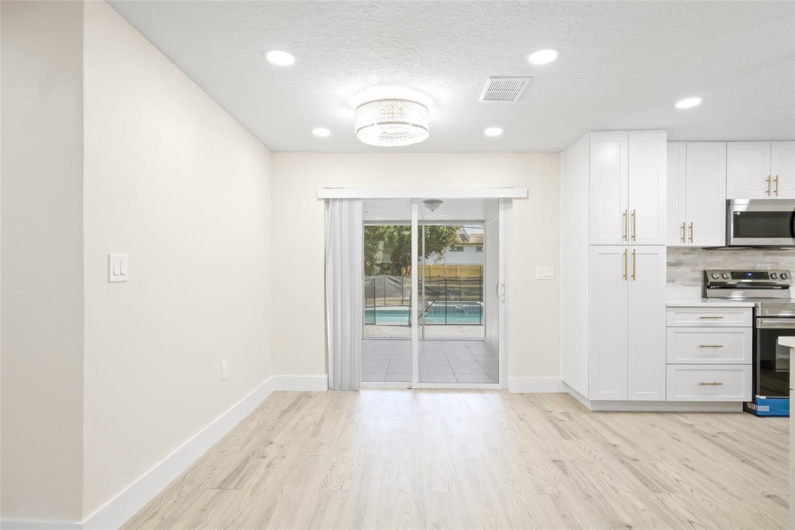 WEST BEARDED OAKS - Residential