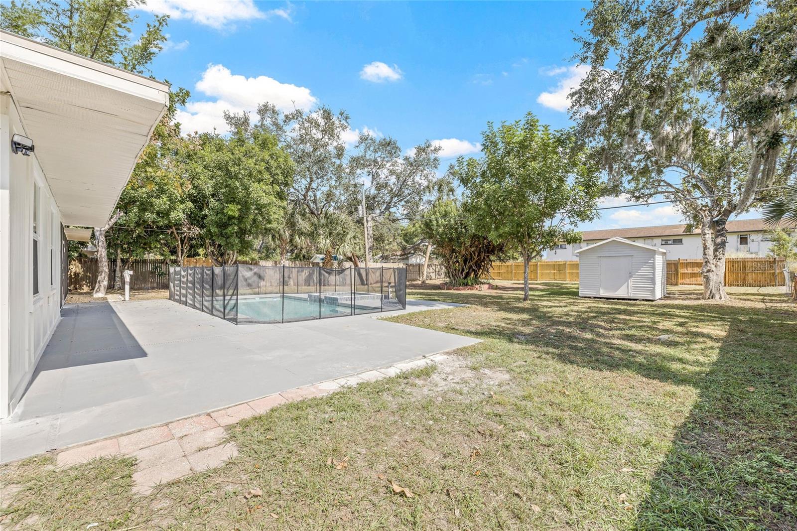 WEST BEARDED OAKS - Residential