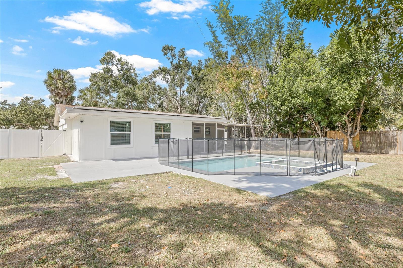 WEST BEARDED OAKS - Residential