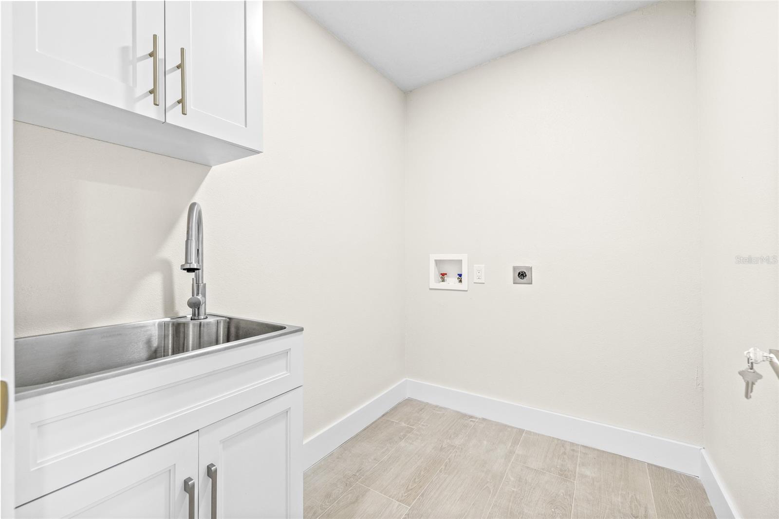 WEST BEARDED OAKS - Residential