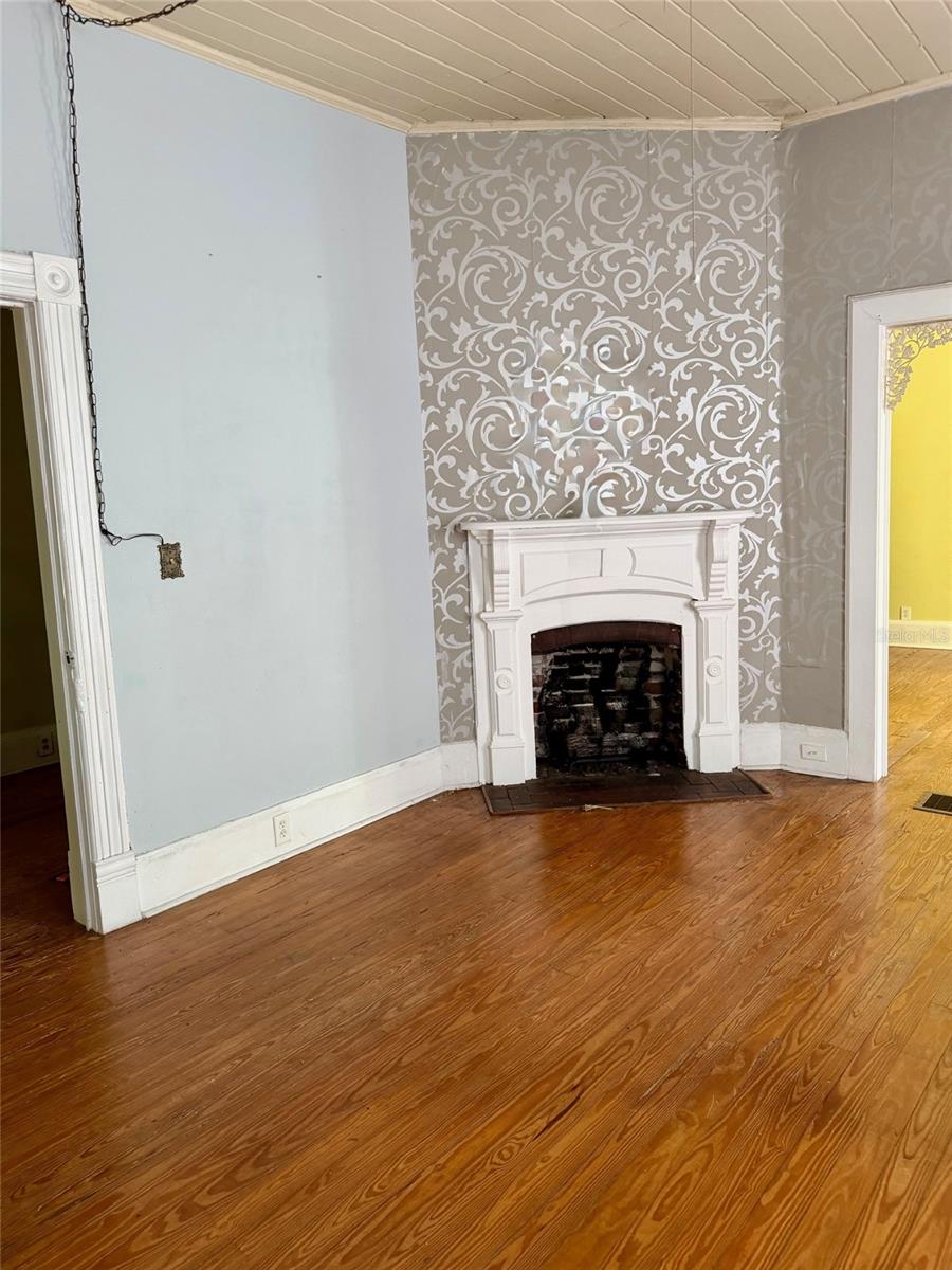 TOWN/BROOKSVILLE - Residential