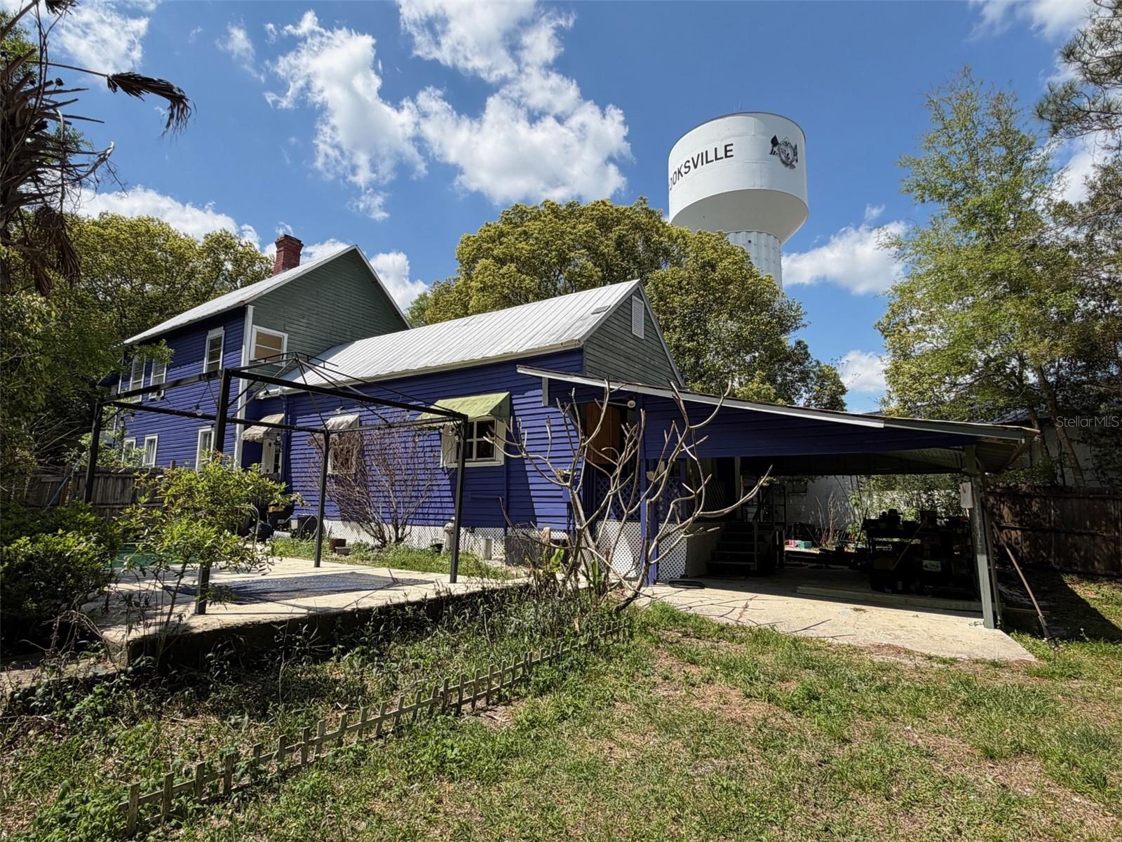 TOWN/BROOKSVILLE - Residential