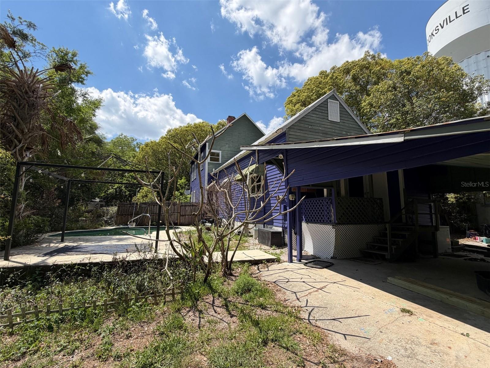 TOWN/BROOKSVILLE - Residential