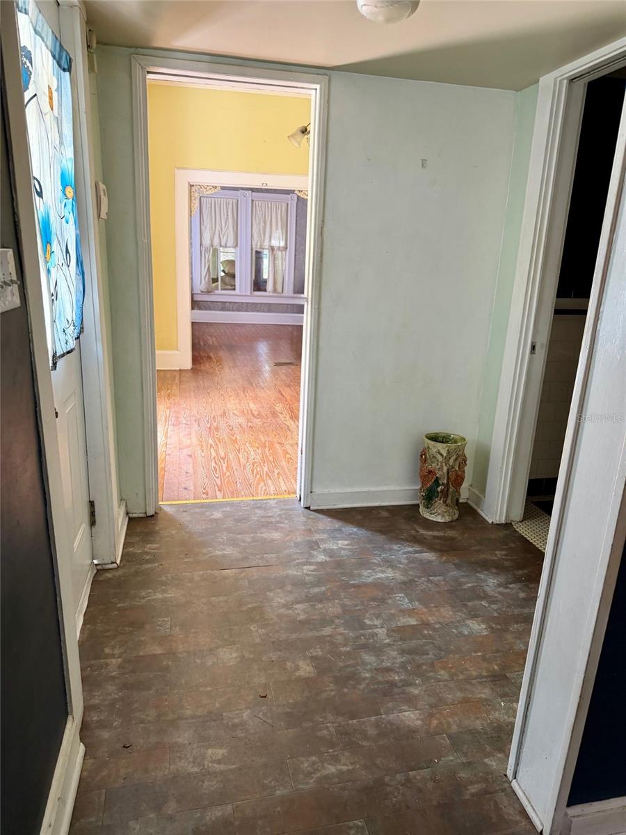 TOWN/BROOKSVILLE - Residential