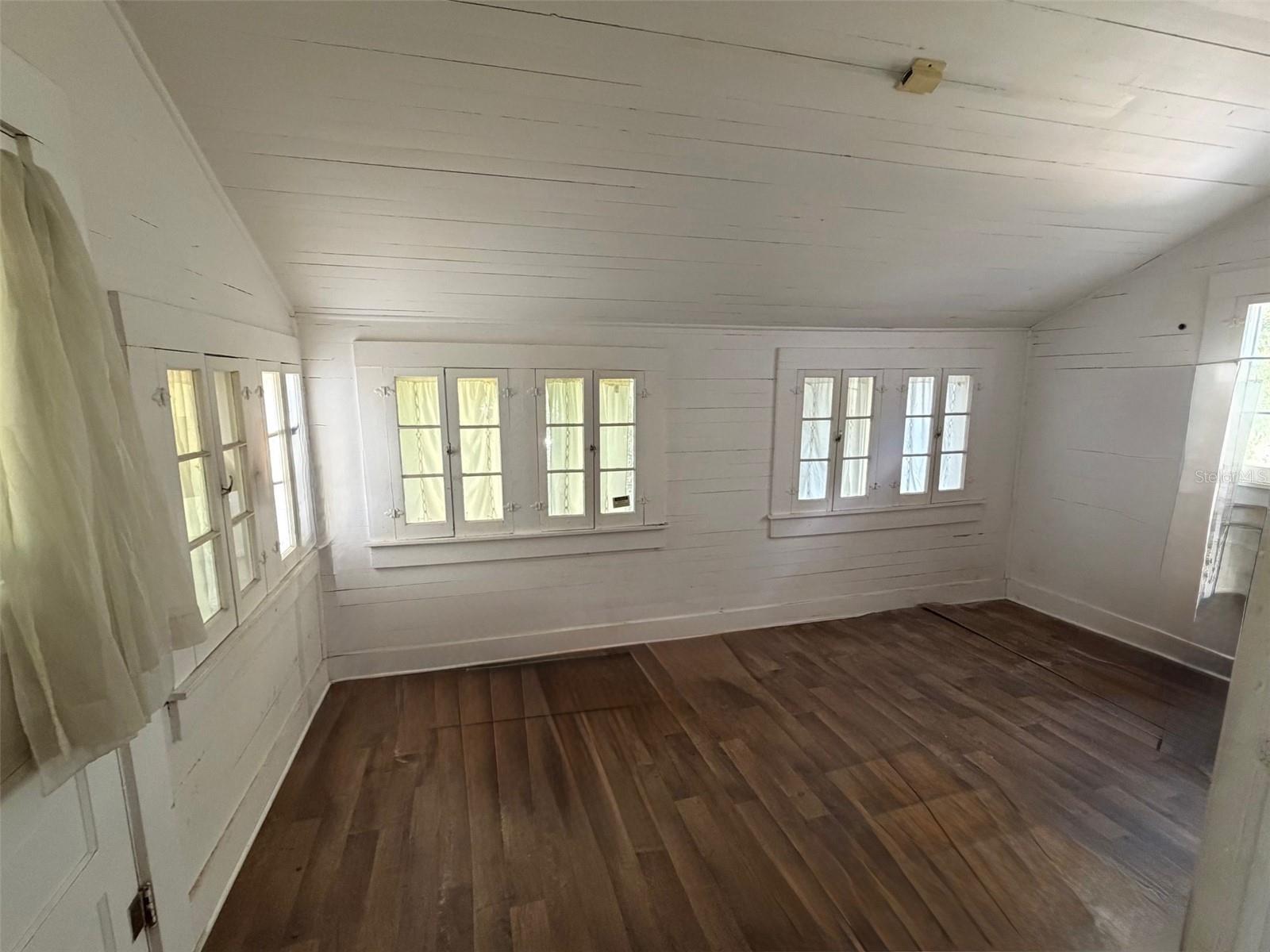 TOWN/BROOKSVILLE - Residential