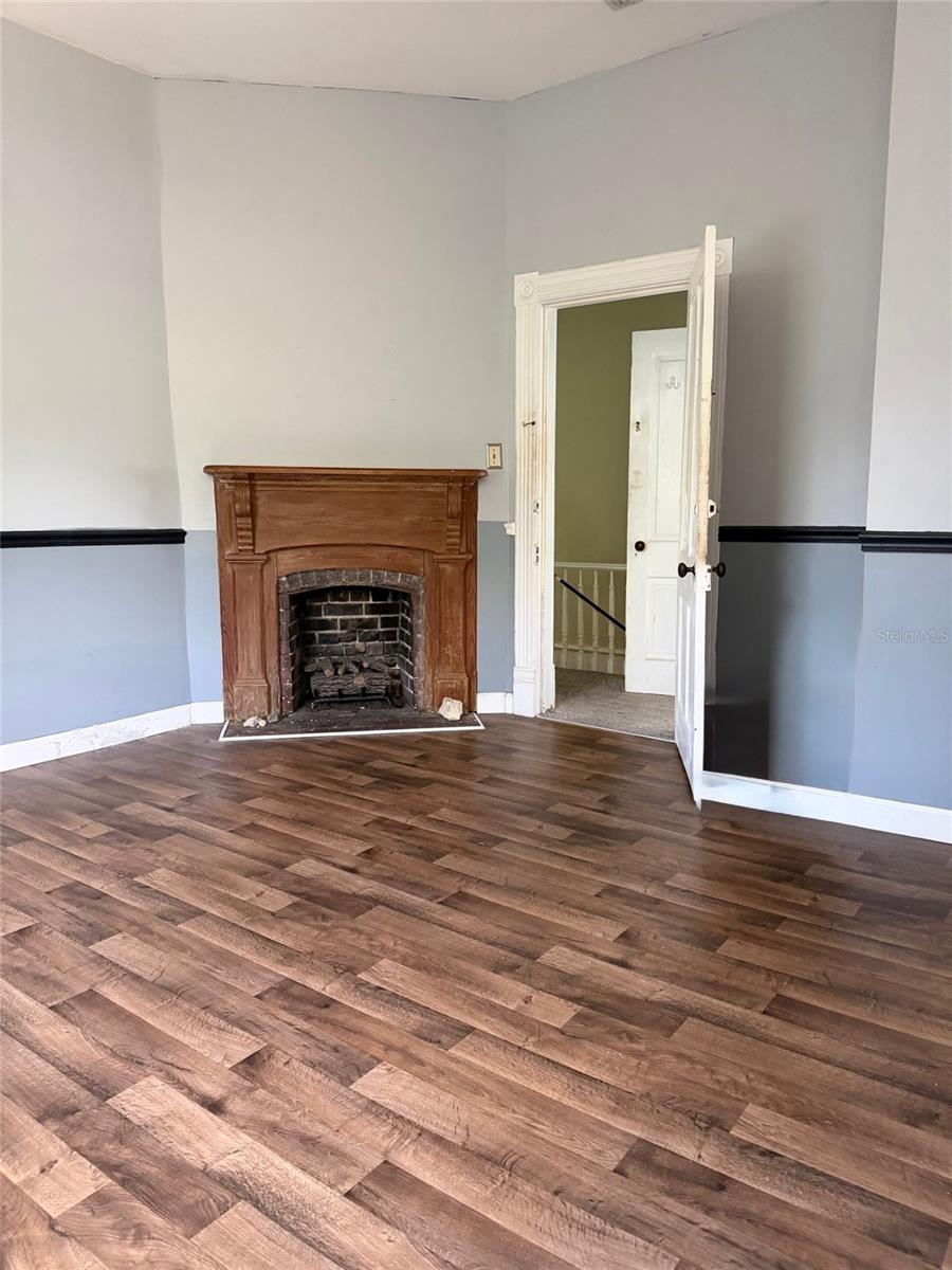 TOWN/BROOKSVILLE - Residential