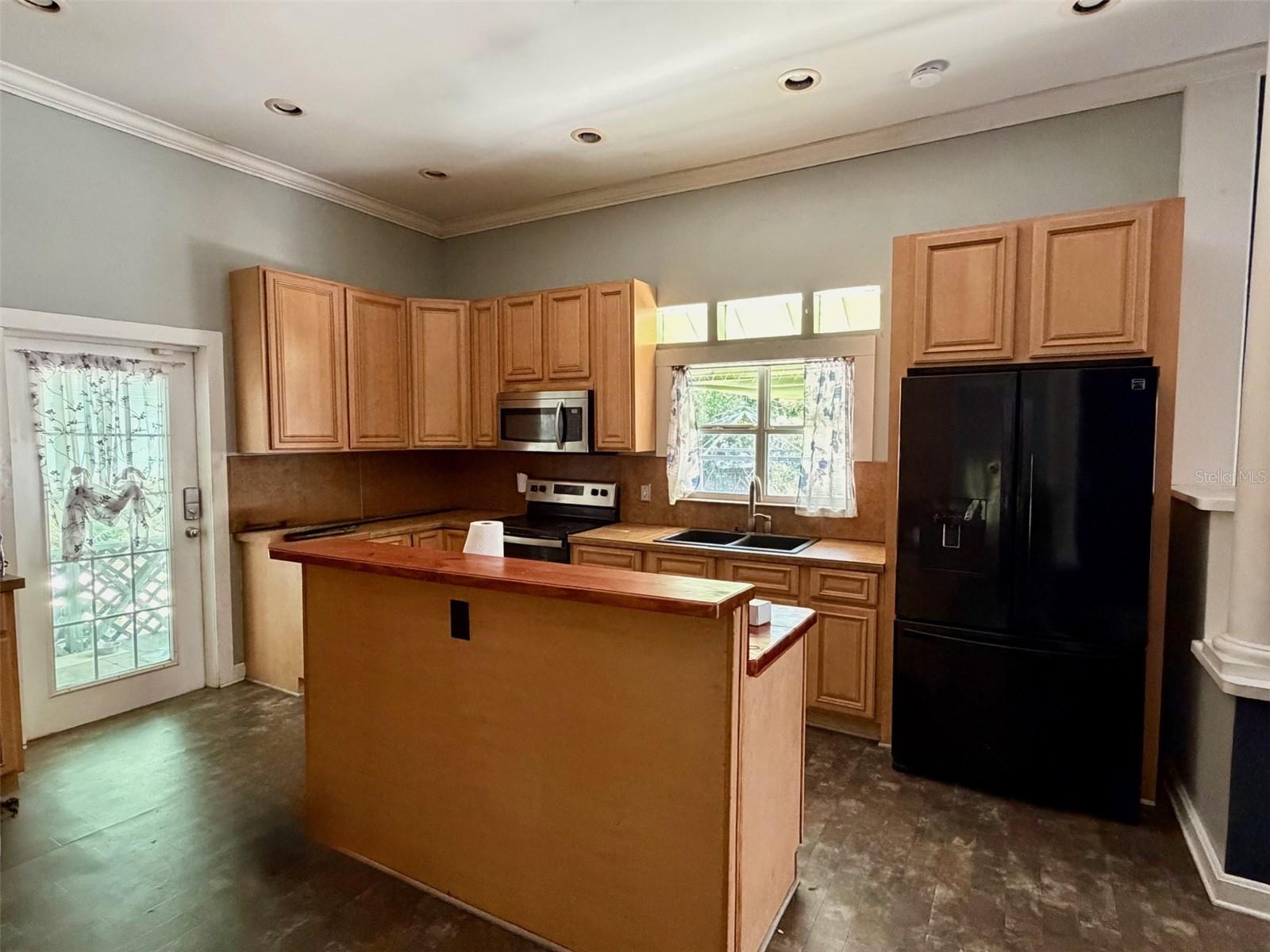 TOWN/BROOKSVILLE - Residential