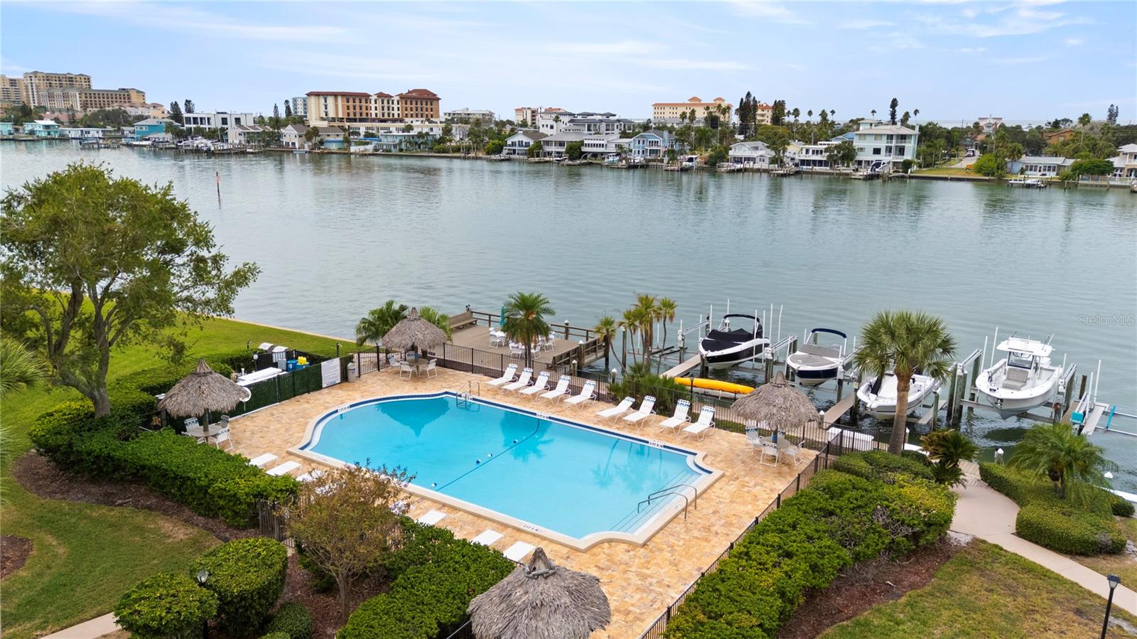 736 ISLAND WAY CONDO - Residential