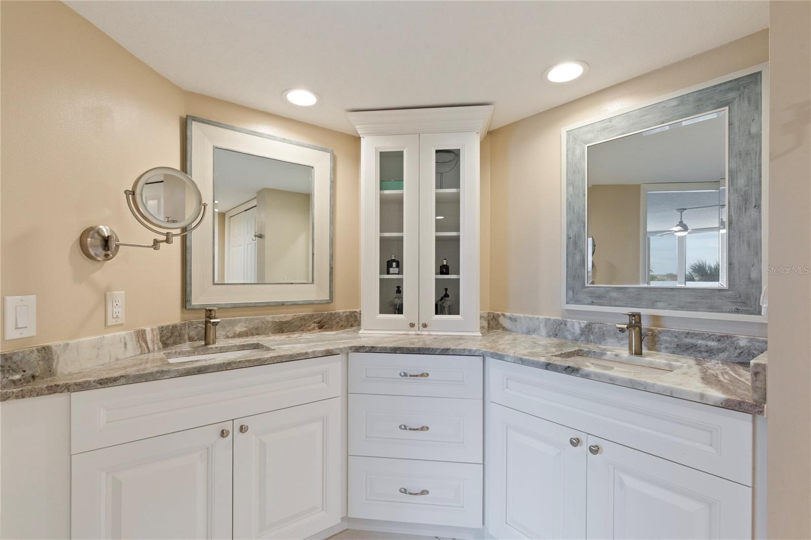 736 ISLAND WAY CONDO - Residential