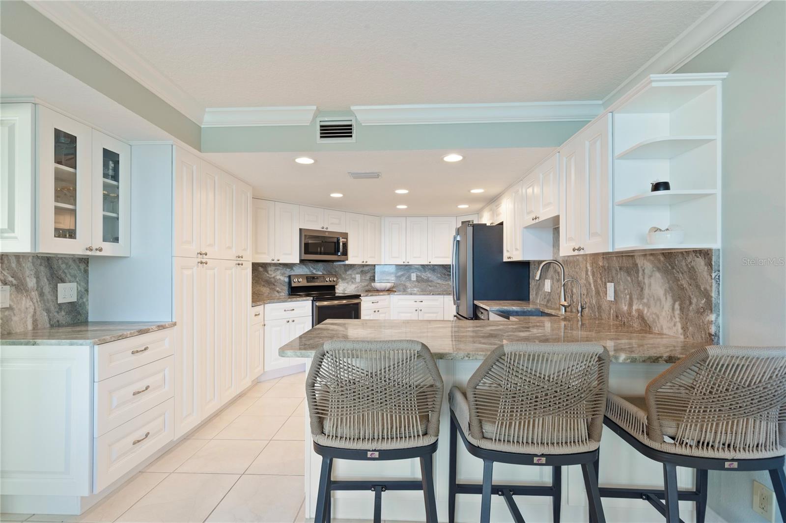 736 ISLAND WAY CONDO - Residential