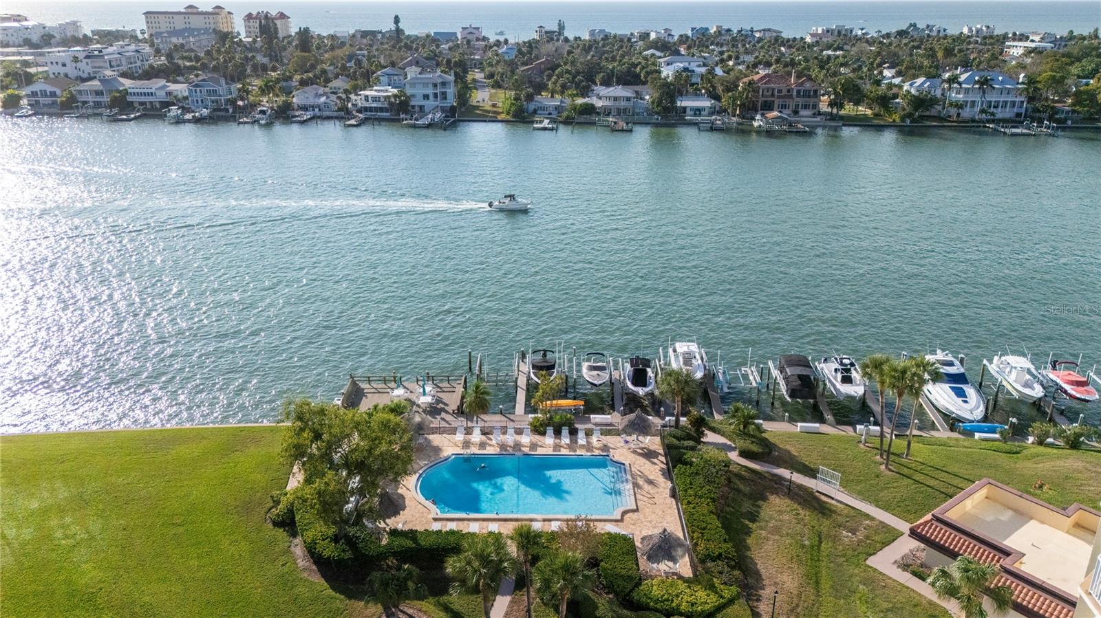 736 ISLAND WAY CONDO - Residential