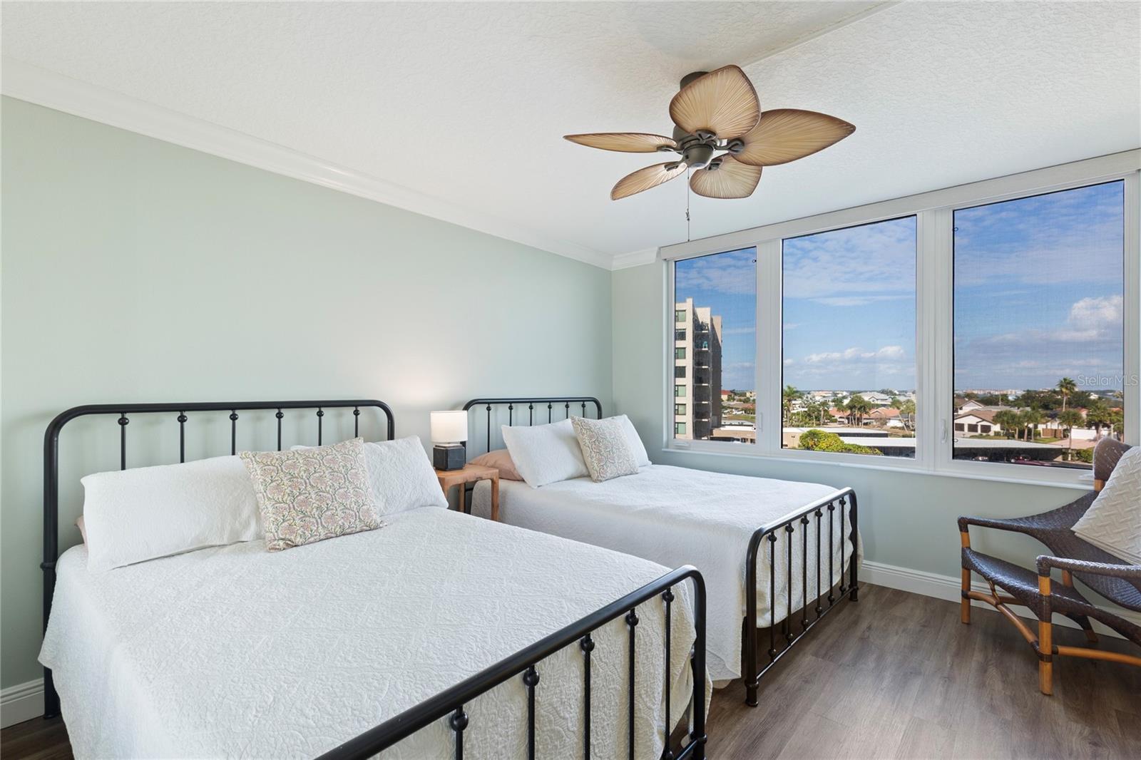 736 ISLAND WAY CONDO - Residential