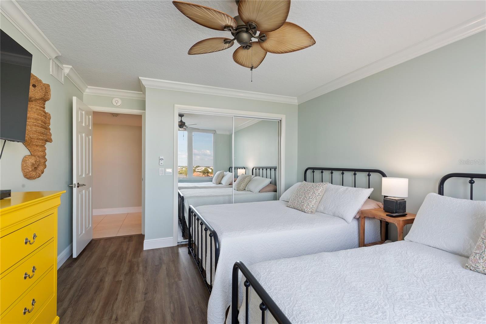 736 ISLAND WAY CONDO - Residential