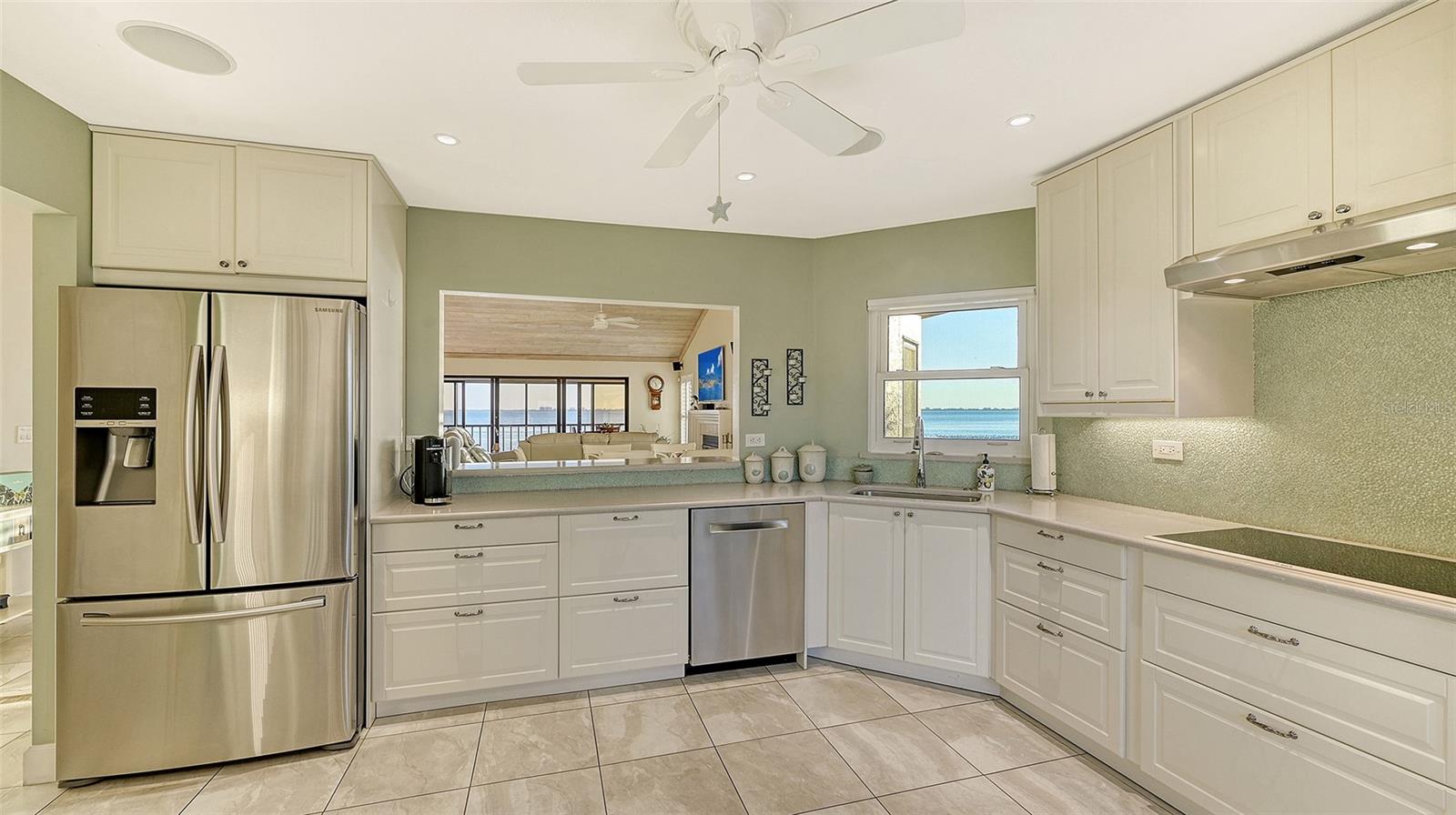 CONQUISTADOR BAY CLUB - Residential