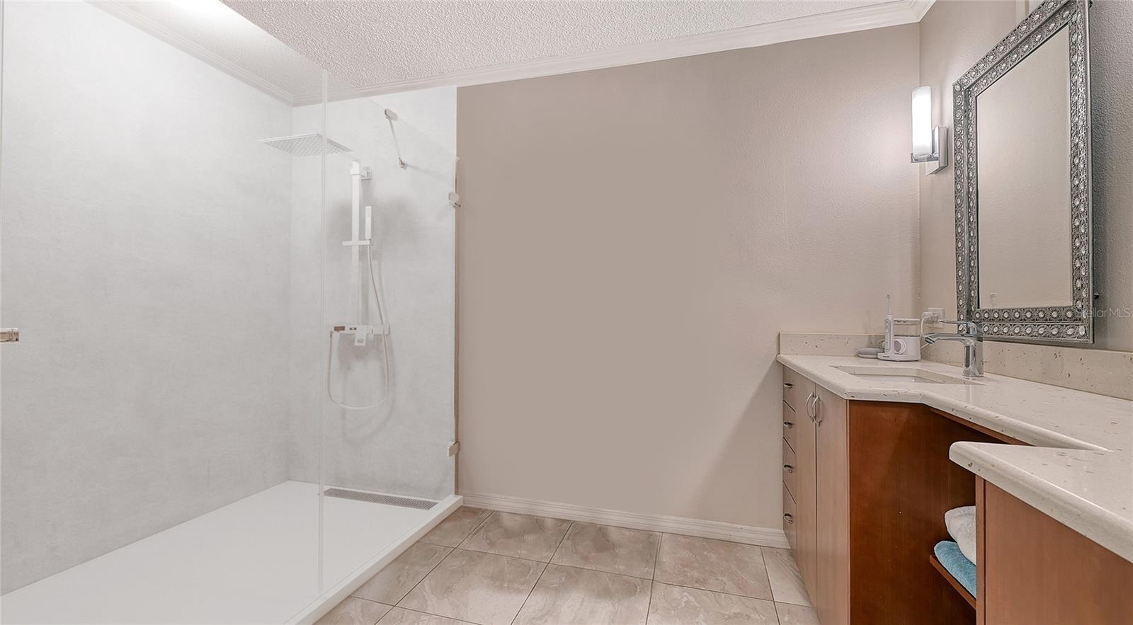 CONQUISTADOR BAY CLUB - Residential