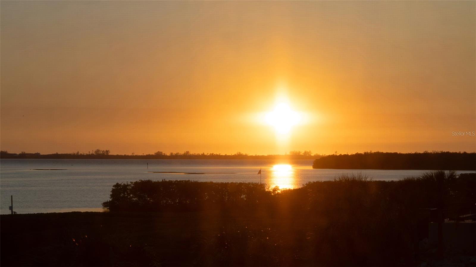 CONQUISTADOR BAY CLUB - Residential