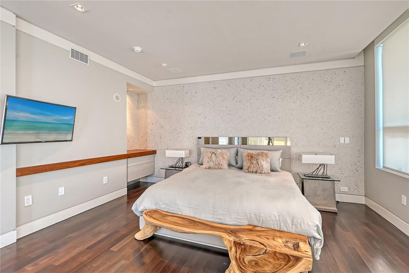 THE PHOENIX - Residential