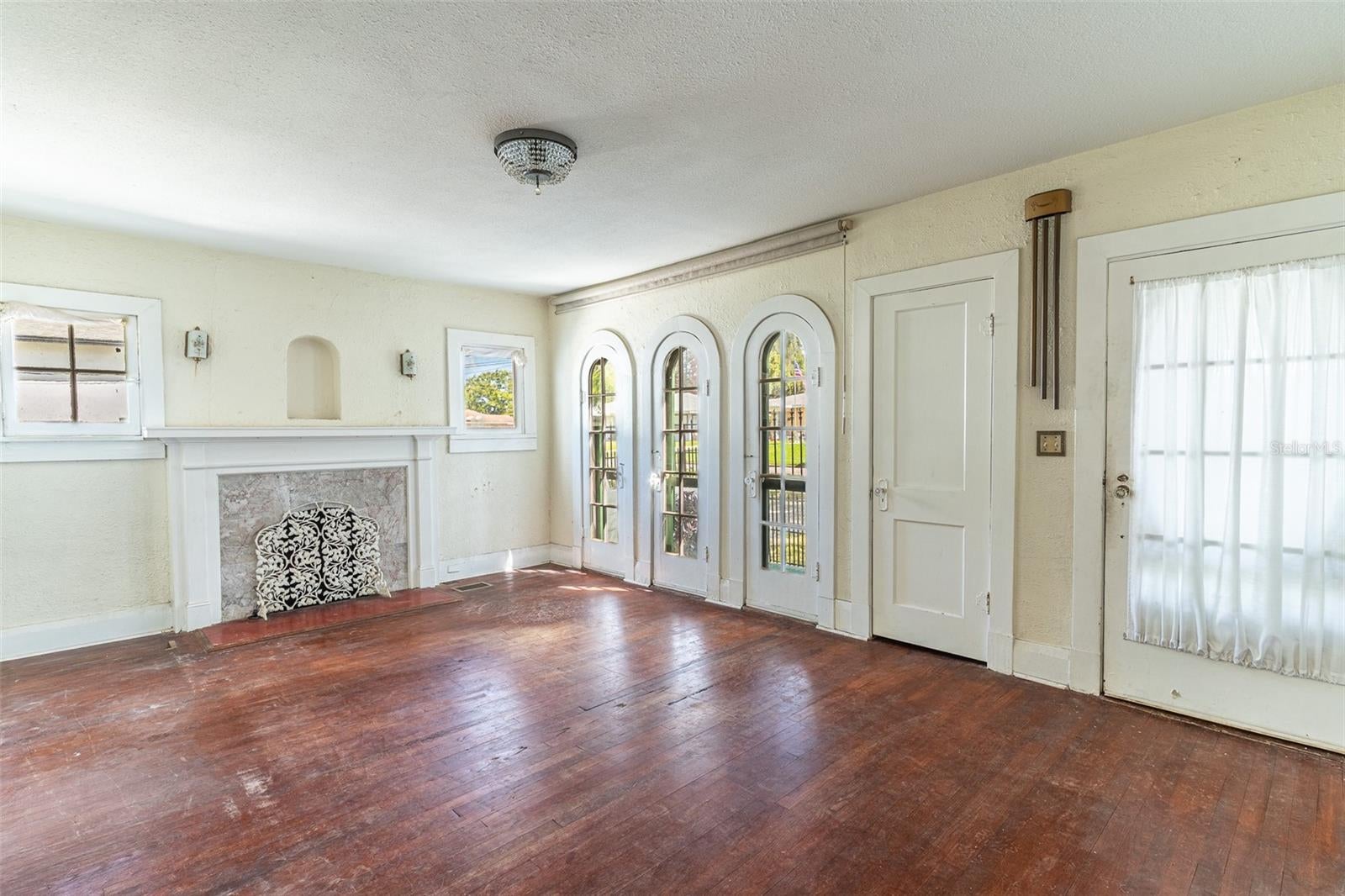 528 S 8TH STREET