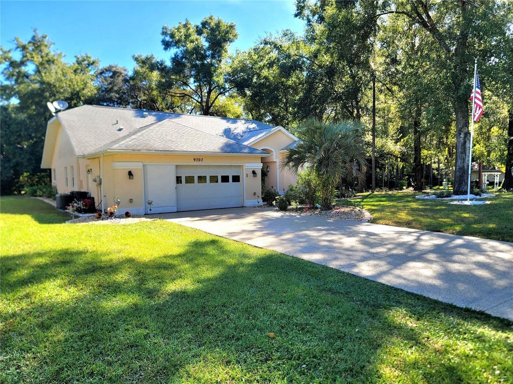 Photo of 9707 SW 196th Avenue Road, Dunnellon, FL 34432 (MLS # OM713264)