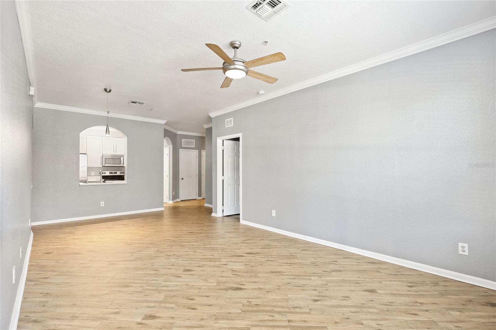 HORIZONS/STONERIDGE PLACE PH 03 - Residential Lease