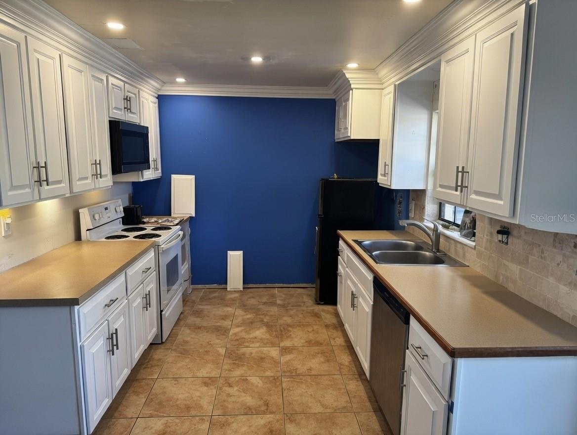 1033 BAYSINGER STREET NW