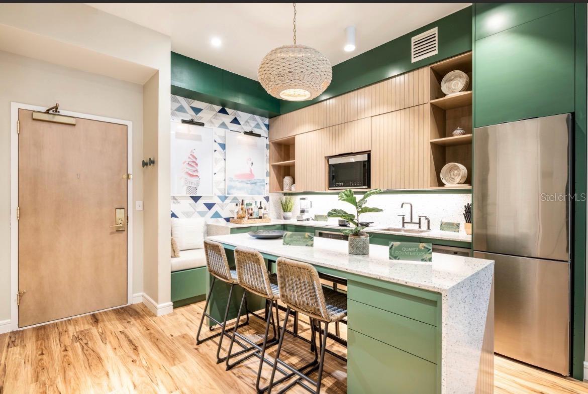 SUNSET WALK HOTEL CONDO PH 1 - Residential