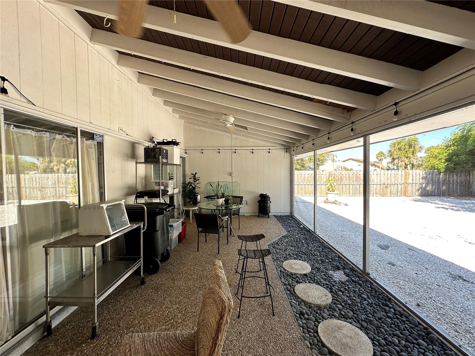 MONTICELLO - Residential Income