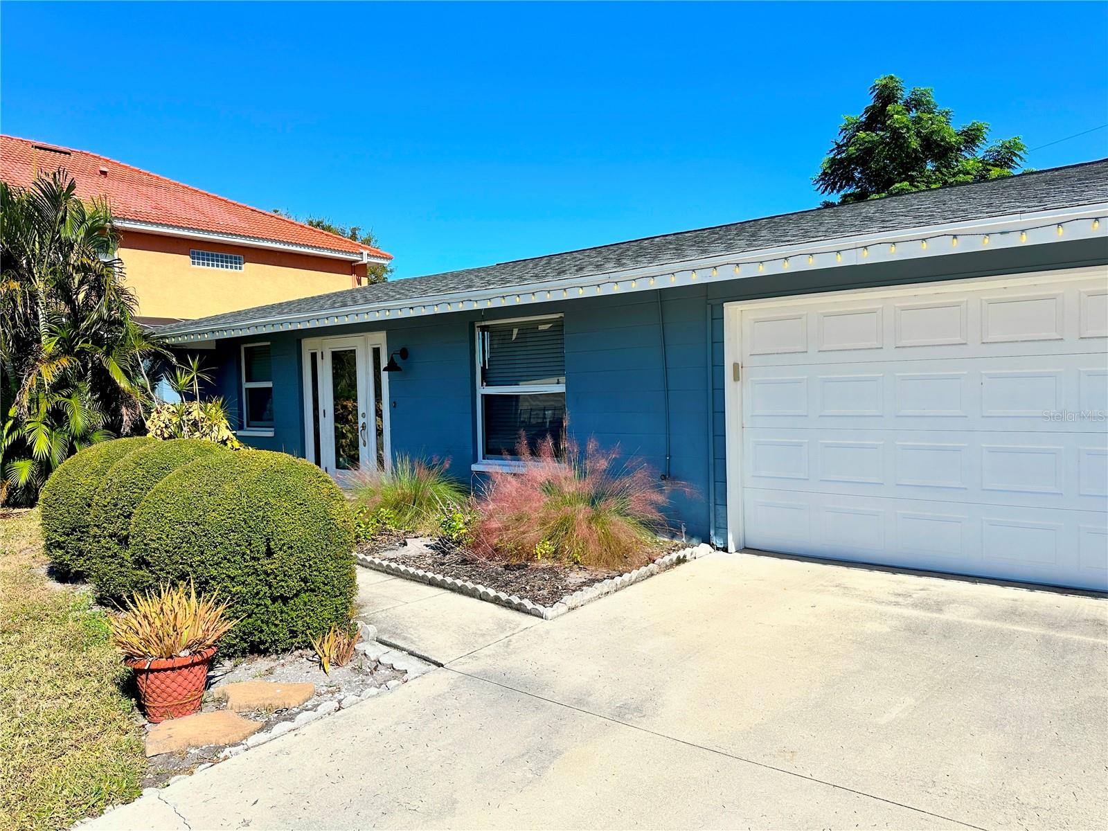 MONTICELLO - Residential Income