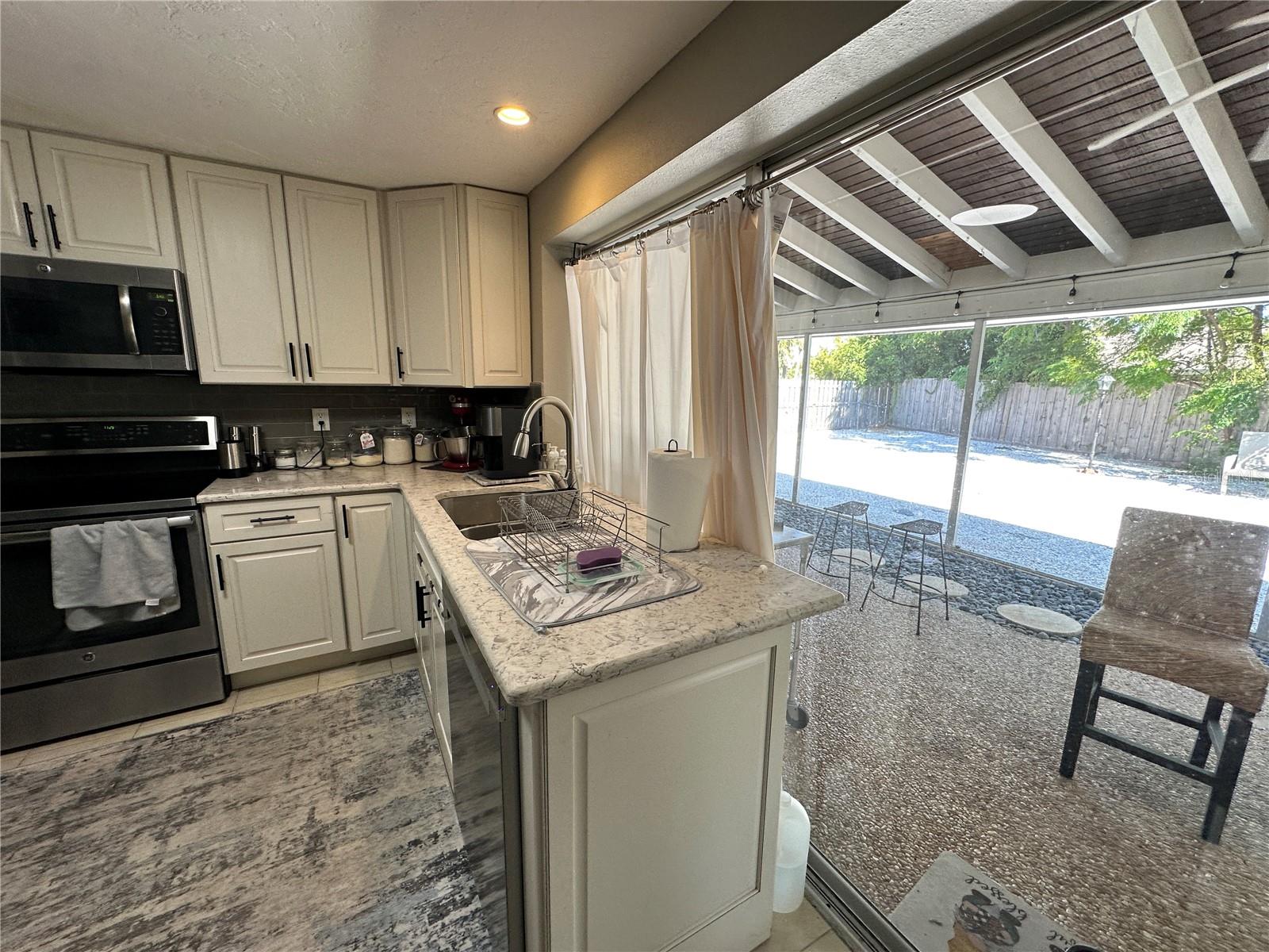 MONTICELLO - Residential Income