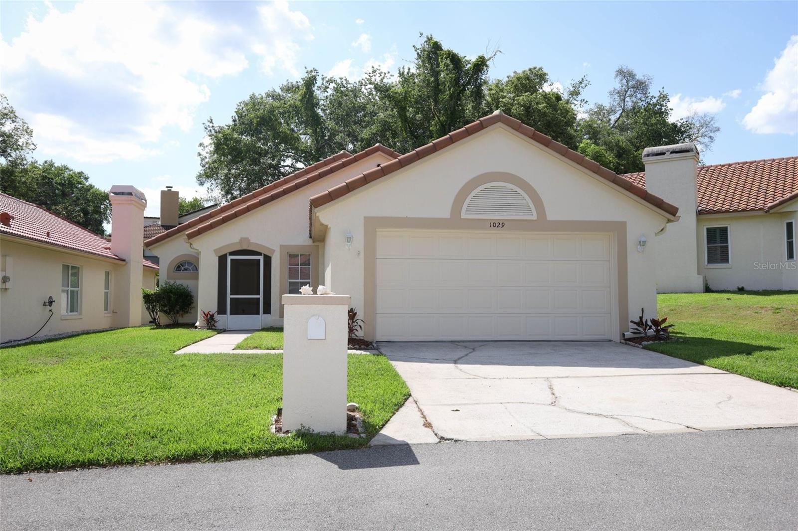 1029 E PEBBLE BEACH CIRCLE