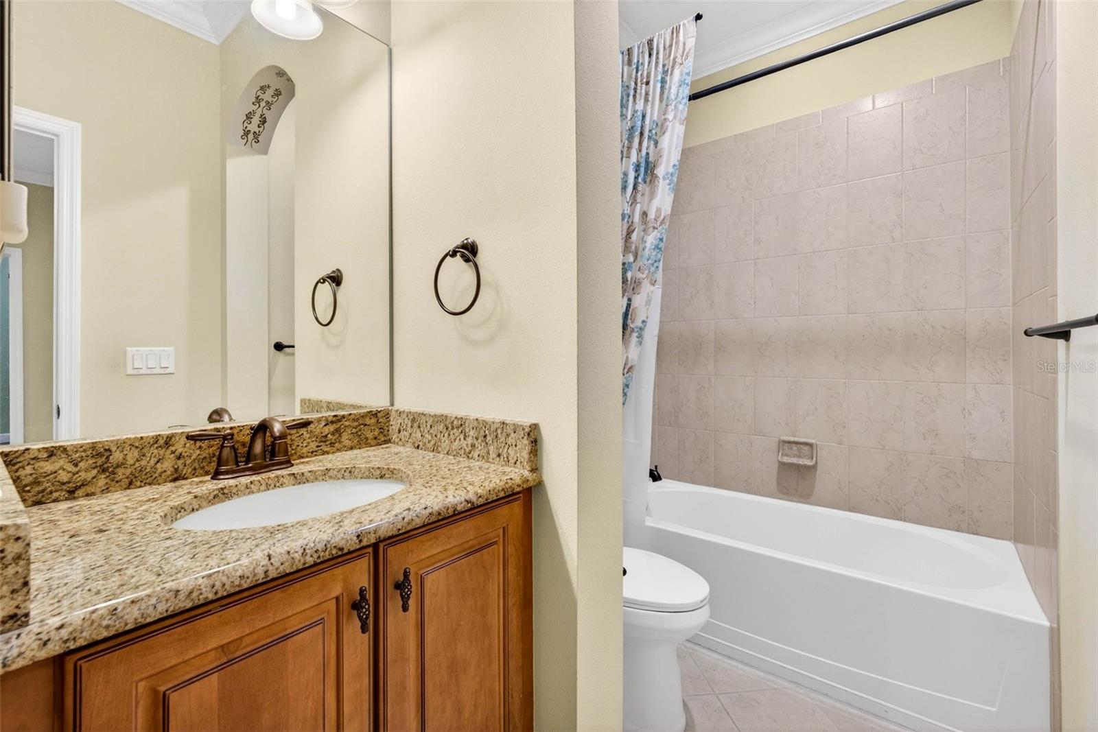 OAKLEY GREEN CONDO - Residential