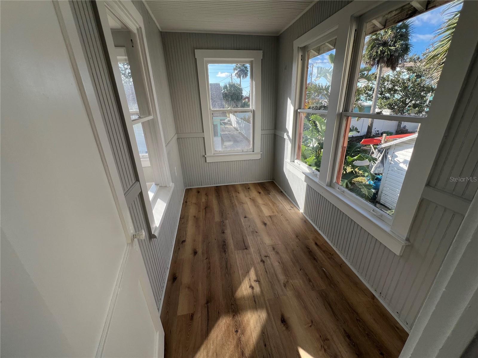 DAVIS DAYTONA BEACH - Residential Lease